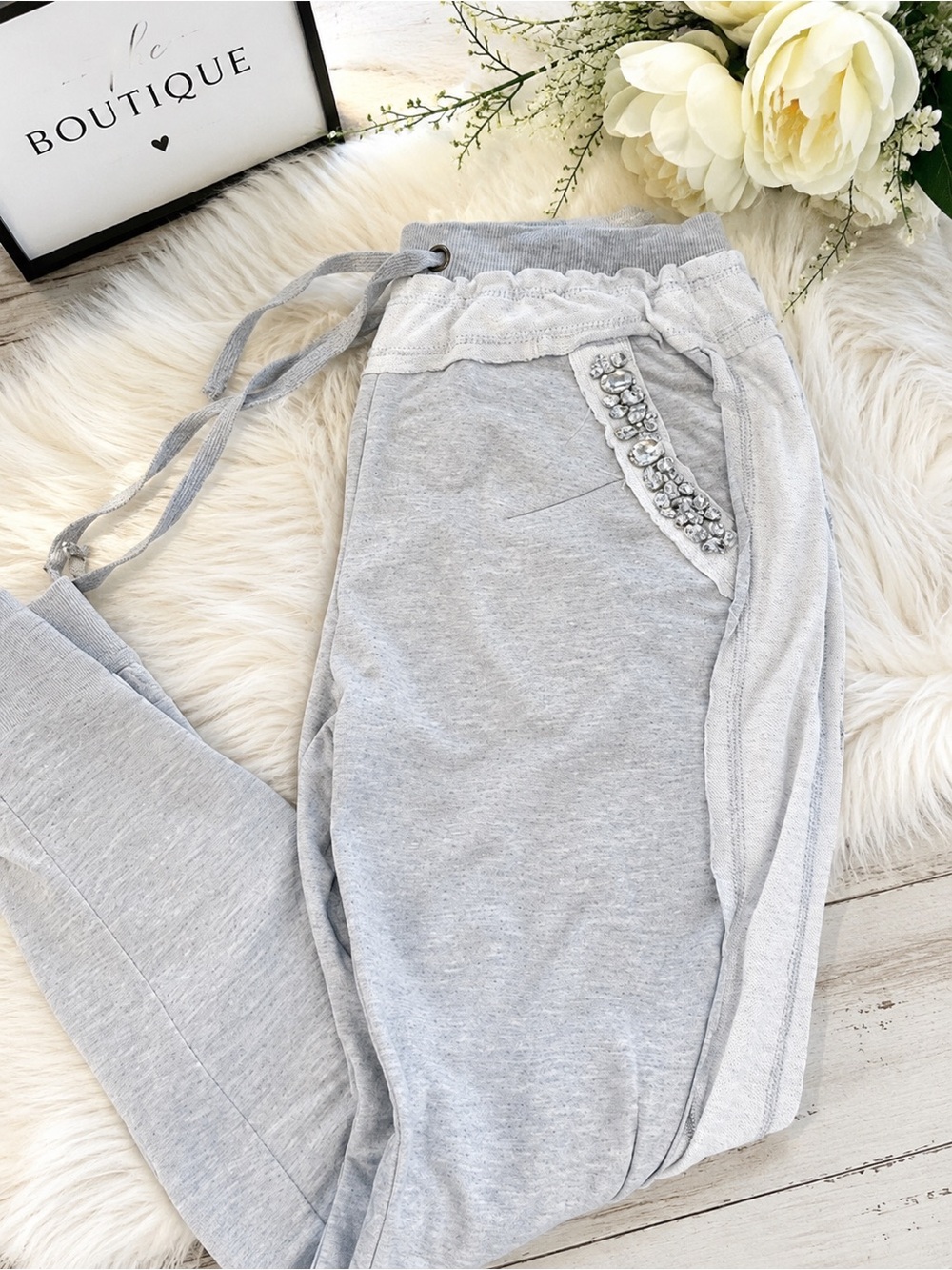 Romeo & Juliet Couture Rhinestone Joggers Gray Luxe Sweatpants Size Small